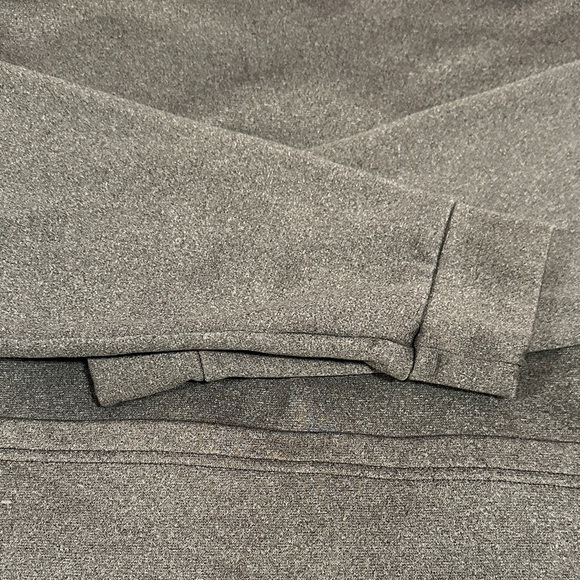 Under Armour Charcoal Quarter-Zip Pullover VGUC - Picture 8 of 9